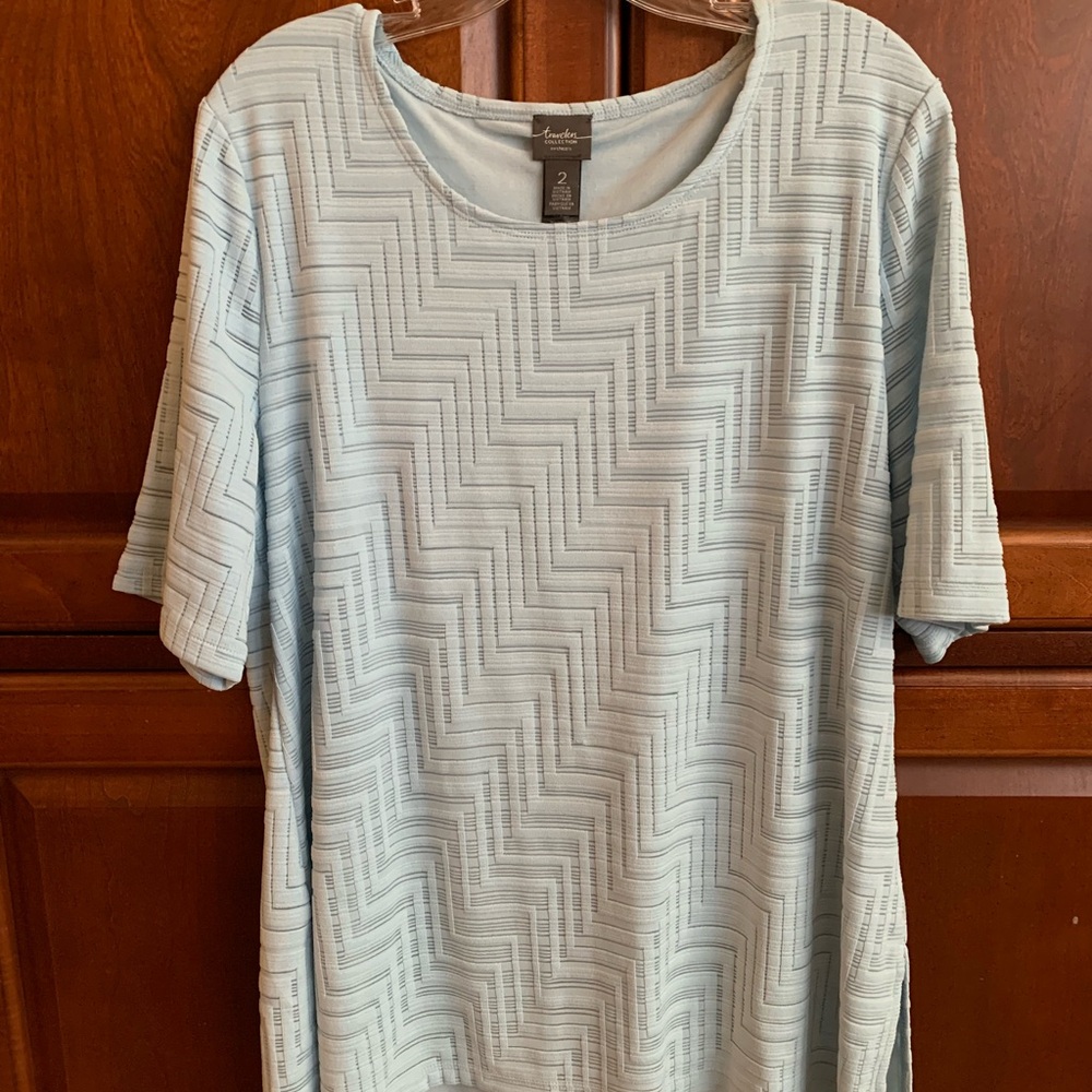 Chico’s Travelers tunic top size 2/L(14).